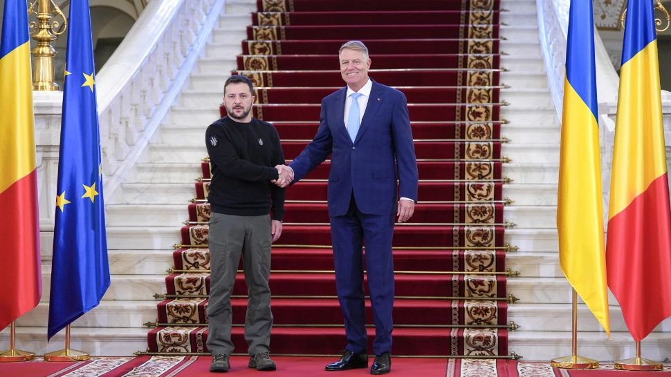 Klaus Iohannis, primele declarații despre ajutorul militar oferit Ucrainei: În timp de război nu este bine să oferi "toate detaliile opozantului" - VIDEO