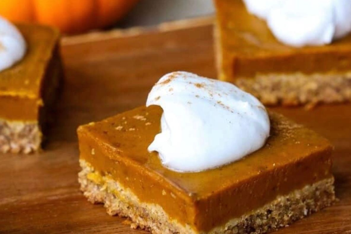 Plăcintă cu dovleac, rețeta lui Radu Anton Roman. Desertul fraged de toamnă, care ți se topește în gură