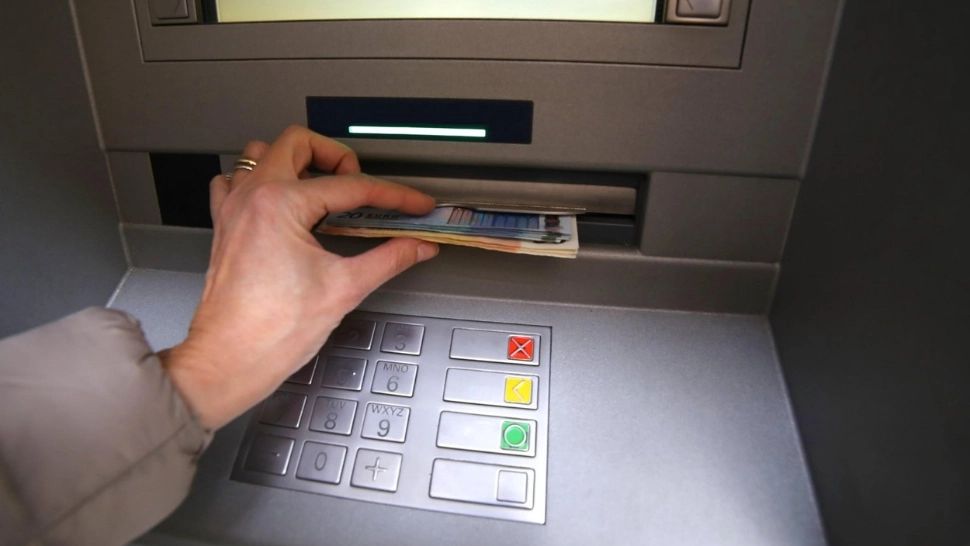 Banda lui Furculiță a speriat Parisul. Cum au furat 4 români zeci de mii de euro?