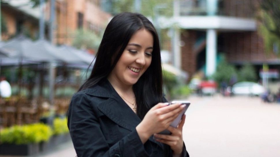 Ce este microînșelatul - microcheating? Curentul TikTok face furori printre tinerii generației Z, dar le poate compromite afectivitatea