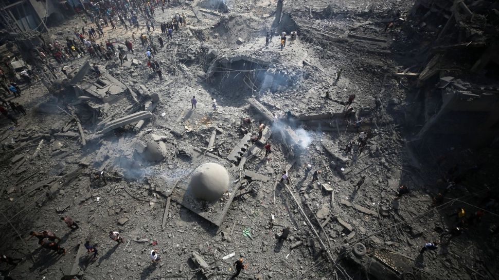 Israelul anunță o "blocadă totală” asupra Gazei ocupate de Hamas. Oficial: "Fără alimente, fără electricitate, fără combustibil"