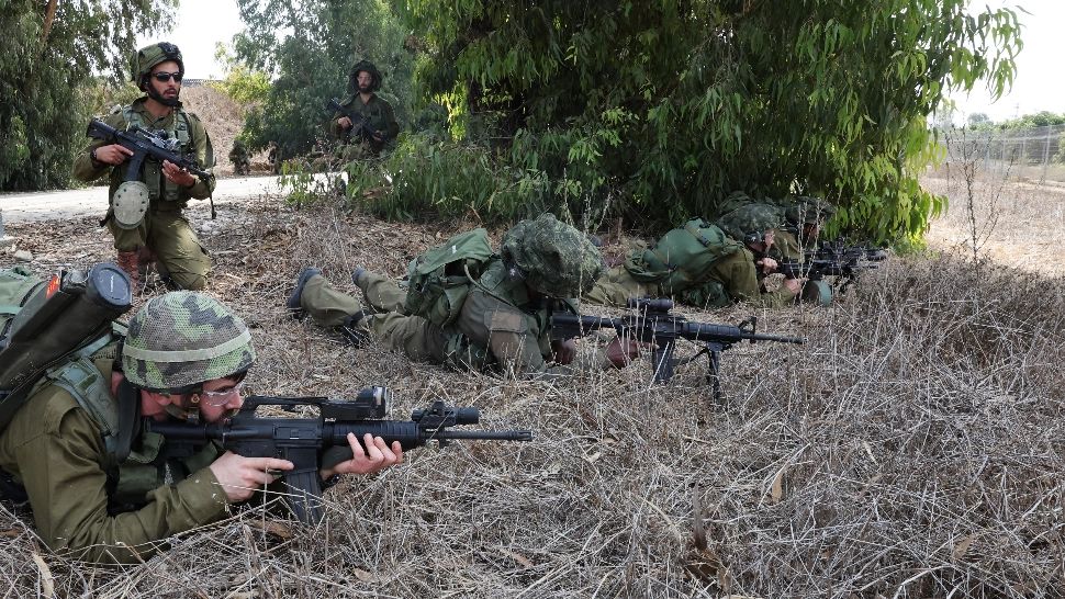 Statul NU plătește pentru repatrierea românilor din Israel. Ciolacu: Companiile aeriene nu sunt Crucea Roșie