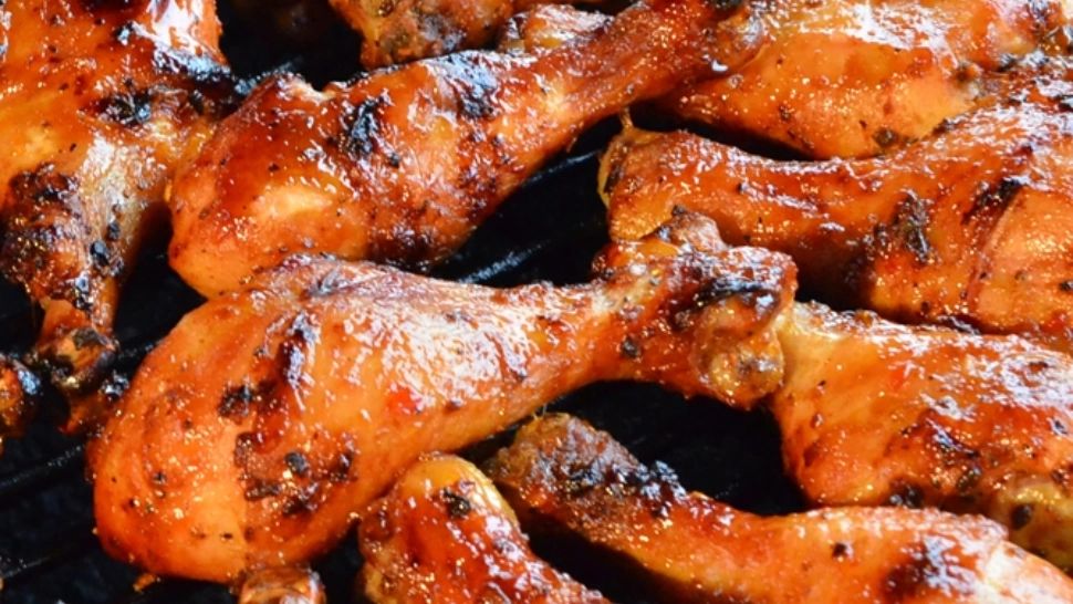 Cele mai gustoase pulpe de pui la grătar - Rețeta cu 3 condimente de bază 