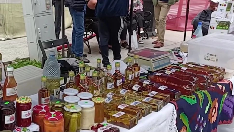 Cum s-au „cinstit” vizitatorii la Târgul Răchiei - un deliciu pentru gurmanzi și băutori deopotrivă