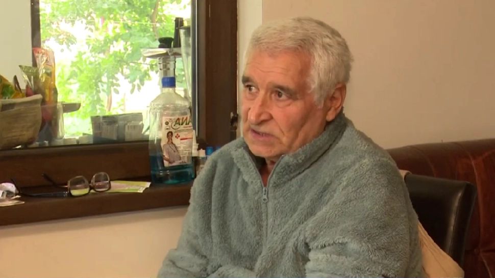 Drama bătrânului care luptă de 10 ani cu sistemul medical pentru a-și salva soția 