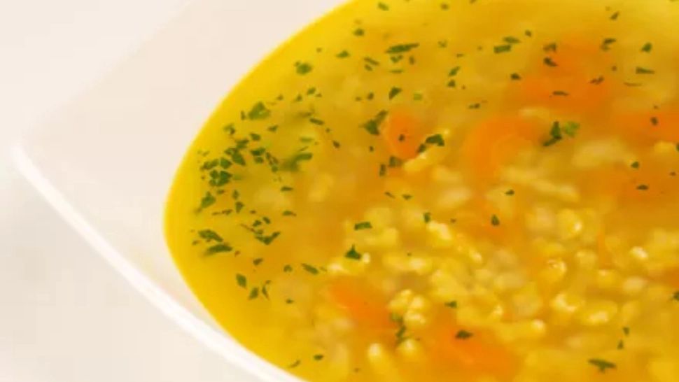 Supa falsă de pui. Rețeta țărănească i-a dat peste cap pe vegani