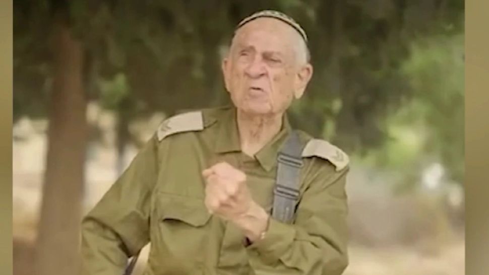 Cel mai vârstnic soldat din Israel: La 95 de ani a îmbrăcat haina militară și e gata de luptă: „Vom ucide acele bestii!”