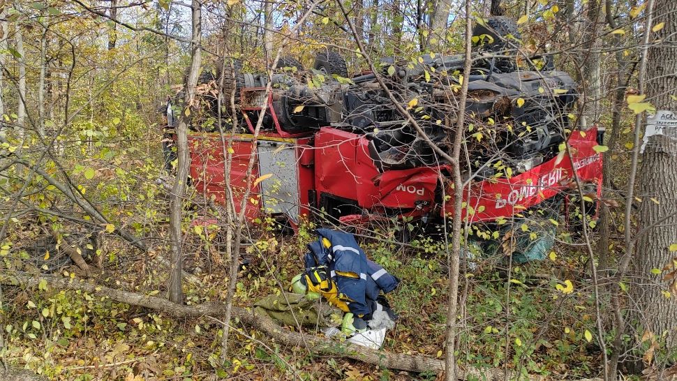 O autospecială de pompieri a MApN s-a răsturnat în județul Prahova. Este al doilea incident de astăzi în care e implicat un vehicul al Armatei