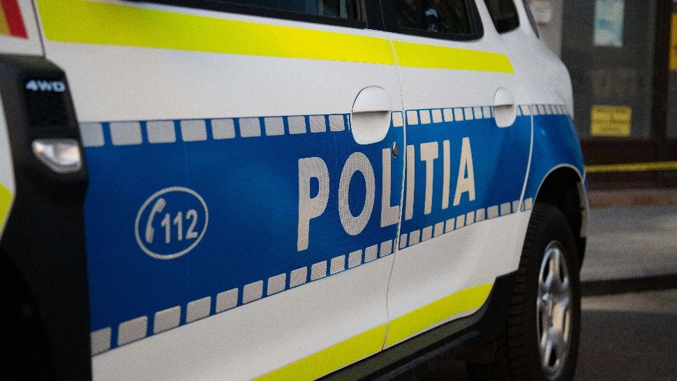 Femeie lăsată fără agoniseala de-o viață după ce escrocii au folosit o metodă de înșelăciune fabuloasă! Poliția, avertisment pentru persoanele vulnerabile