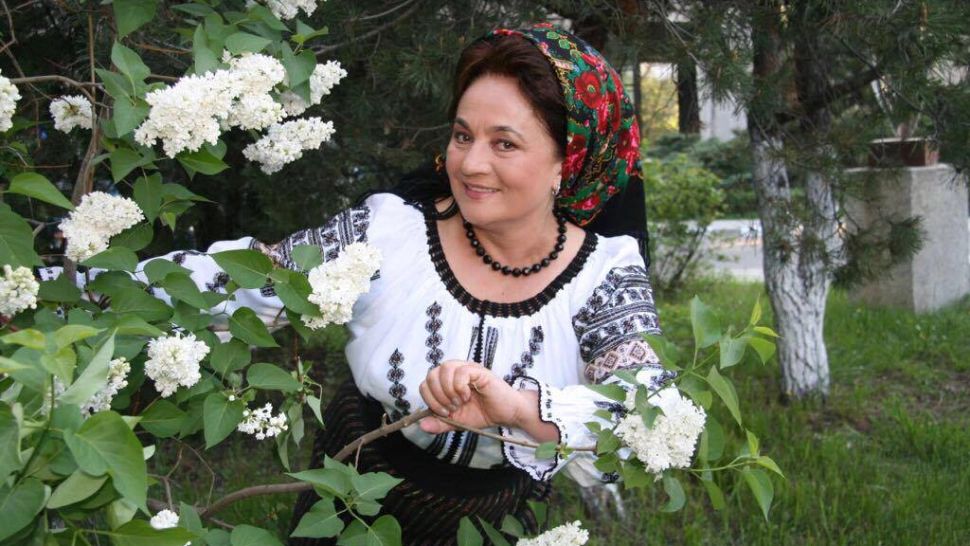 Laura Lavric, implicată într-un scandal uriaș la o nuntă. Solista l-ar fi pălmuit pe un alt intepret 