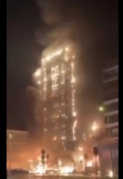 Incendiu devastator în Turcia! O clădire de 10 etaje s-a făcut scrum - Imagini apocaliptice - VIDEO