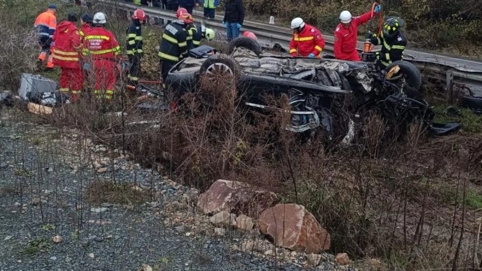 Cine era tânăra de 23 de ani care a murit după ce buldoexcavatorul i-a căzut pe mașină. Abia își serbase ziua de naștere. Sora sa, în stare gravă la spital