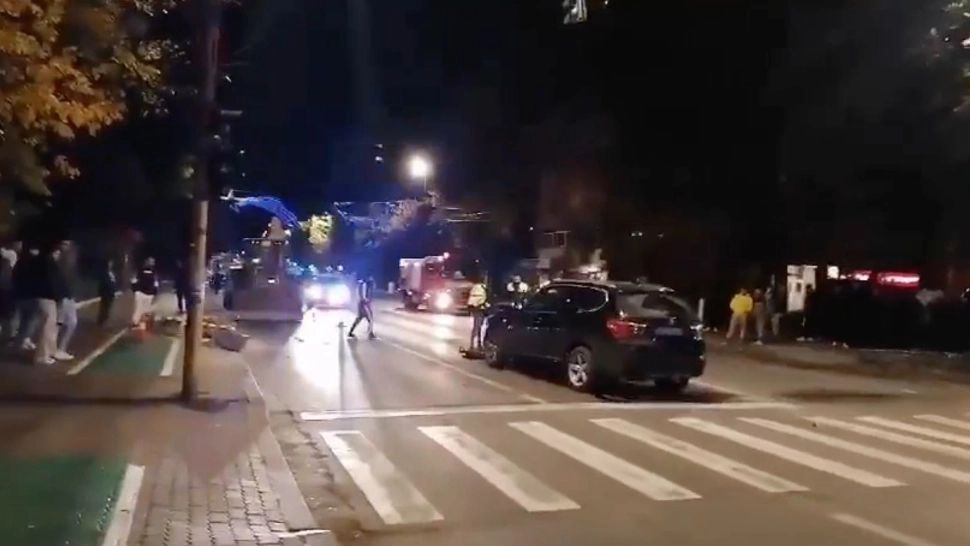 Accident cu victime, în fața spitalului din Slatina: 3 adolescente spulberate de mașină, pe trecerea de pietoni. Șoferul, rănit și el