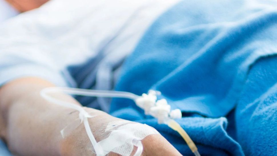 Spital din subordinea lui Rafila, în centrul unui scandal uriaș! Asistenți angajați FĂRĂ concurs, când posturile erau blocate; aparatură stricată, pacienții trimiși la o firmă de casă - SURSE