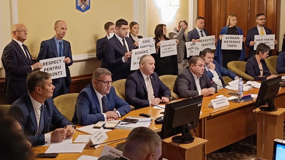 Protest AUR în Parlament. George Simion: „Legea pensiilor, propagandistică. Nu se va aplica niciodată”