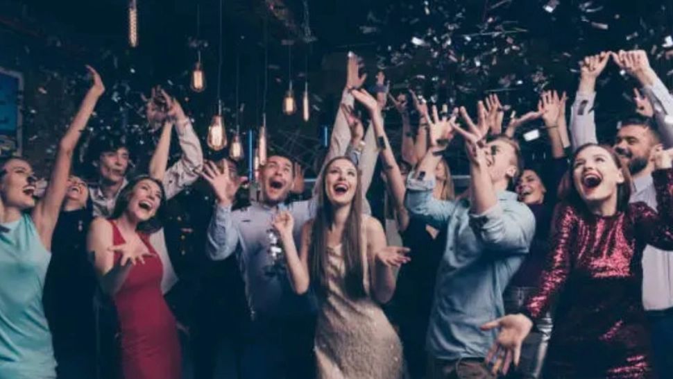 Droguri și cuțite la Balul bobocilor. Șocant ce au găsit polițiștii la percheziții - FOTO