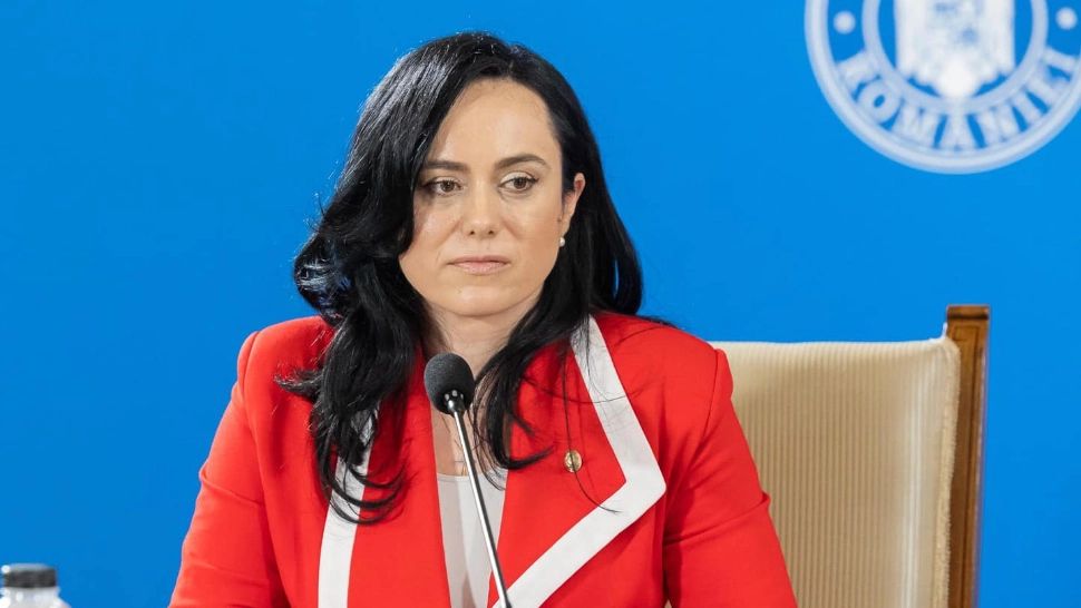 Ministrul Muncii DEMISIONEAZĂ înainte de marea recalcularea pensiilor: Ce va face Simona Bucura