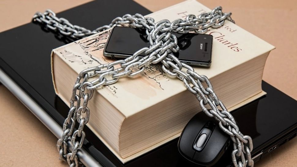 Posturi de radio și de televiziune, grav afectate de sancțiunile din perioada pandemiei Covid-19. Clubul de presă: "Solicităm CNA să facă pasul înapoi!"