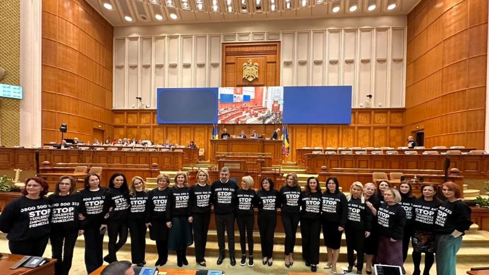 Marcel Ciolacu, apariție surprinzătoare de ziua de naștere. Ce mesaj a afișat premierul pe tricou?