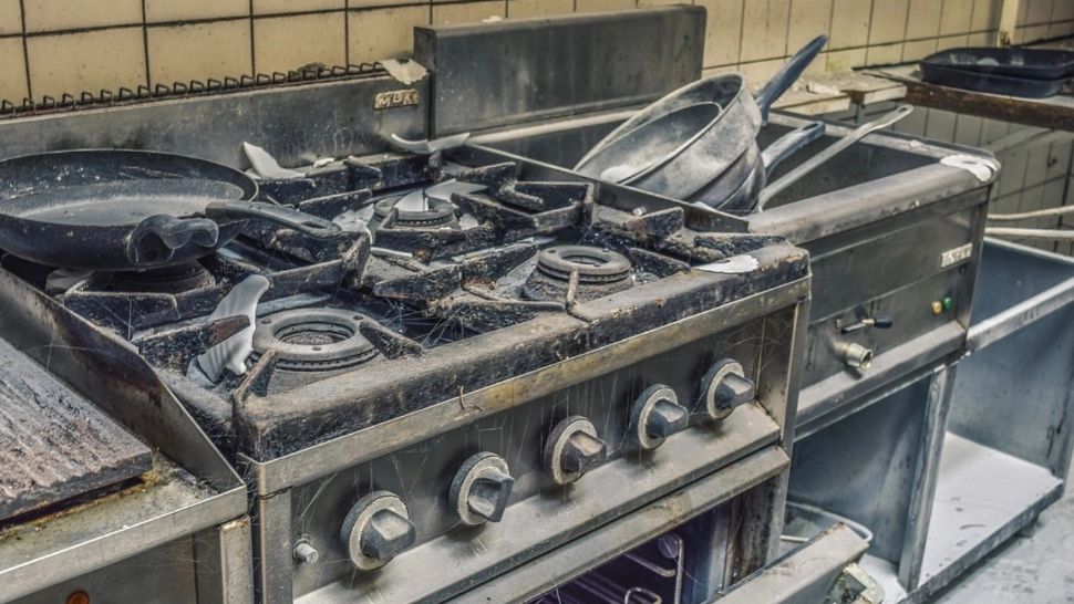 5 câini au murit, după ce un aragaz a explodat într-o casă din Cluj-Napoca. Stăpâna a lăsat mâncarea pe foc și a plecat la magazin