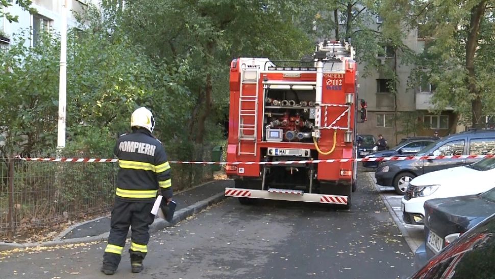 Femeie INCENDIATĂ, în București: filmul tragediei. Momentul în care victima a fost stropită cu benzină, surprins de camere. Ce a făcut agresorul înainte - FOTO