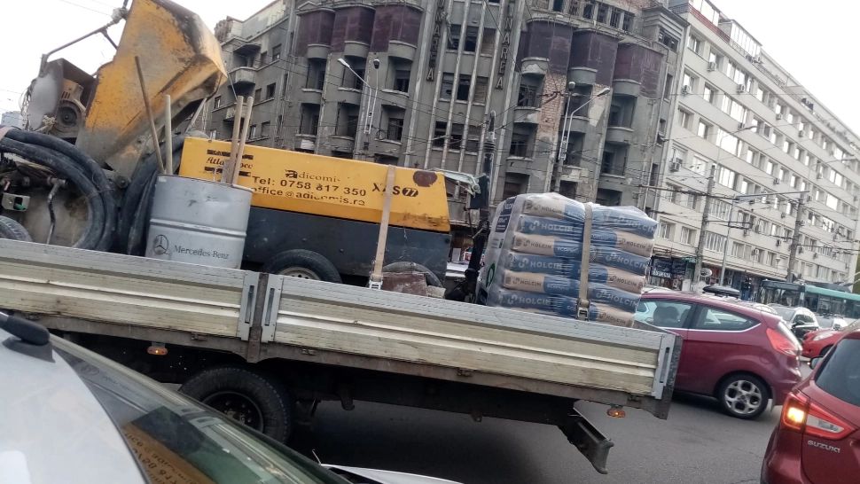 Traficul auto în nordul Bucureștiului, paralizat. Blocaje de zeci de minute, din  cauza repetițiilor pentru parada de 1 Decembrie - HARTA 