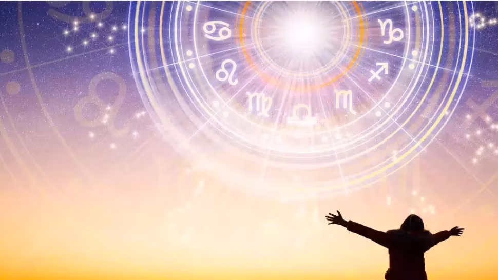 Horoscopul zilei, vineri 3 noiembrie 2023. Se ascut săbiile în lumea astrelor. Trei zodii voi ieși învingătoare din dinamica luptei pentru putere