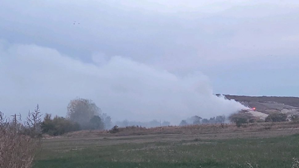 Incendiul de la groapa de gunoi Boldești Scăeni nu a fost stins - Intervenție de peste 30 de ore - Creșteri uriașe ale emisiilor nocive