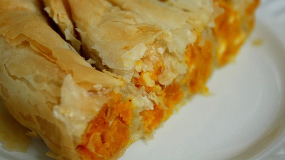 Plăcinta cu dovleac în stil grecesc - Este preparatul ideal 2 în 1: Desert și aperitiv - Rețeta aromelor perfecte