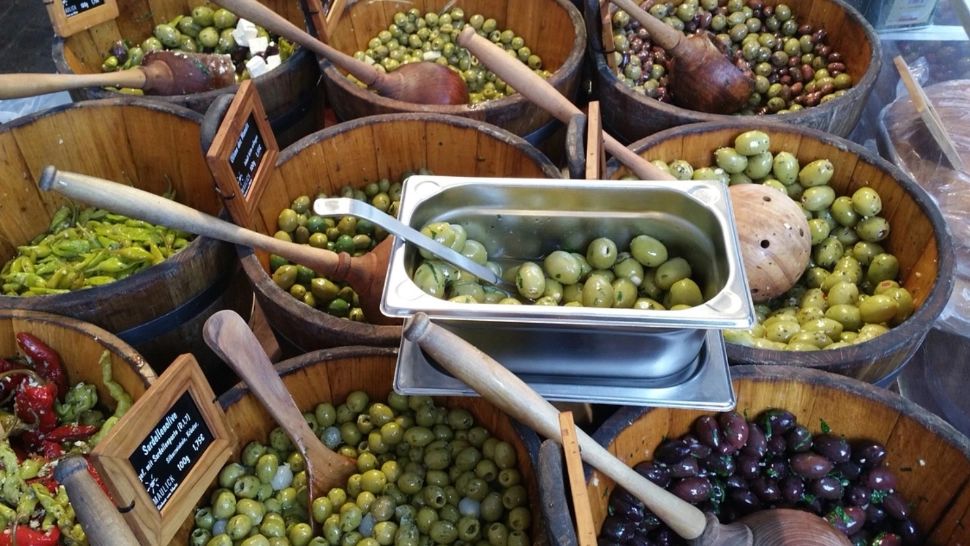 Adevărul despre măslinele din magazinele din România. Otrava care îți provoacă boli grave