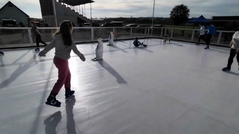 O comună cu doar 1800 de locuitori și-a permis patinoar de 120.000 de euro