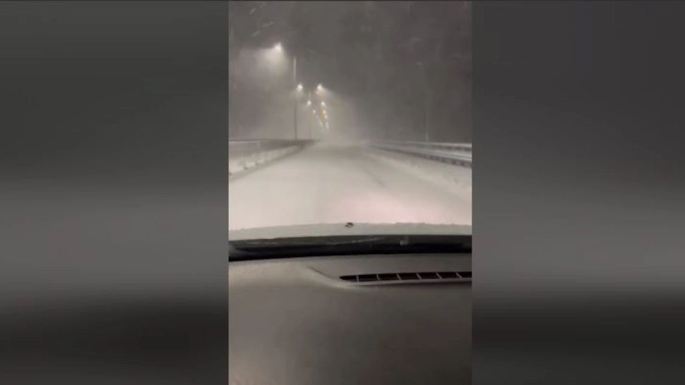 Podul de la Brăila, închis din cauza viscolului puternic - VIDEO - Imagini spectaculoase