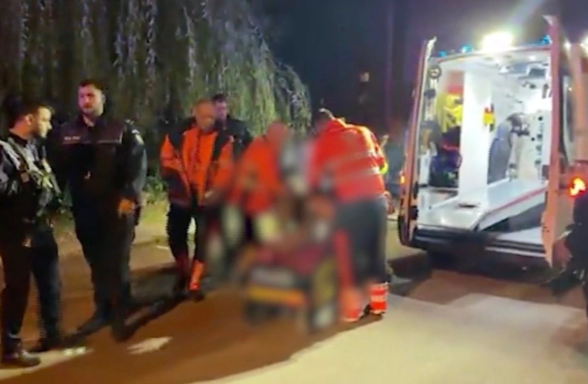 Un părinte demn de „Așa nu!”. Și-a înjunghiat propriul copil, iar acesta va sta 30 de zile în spital