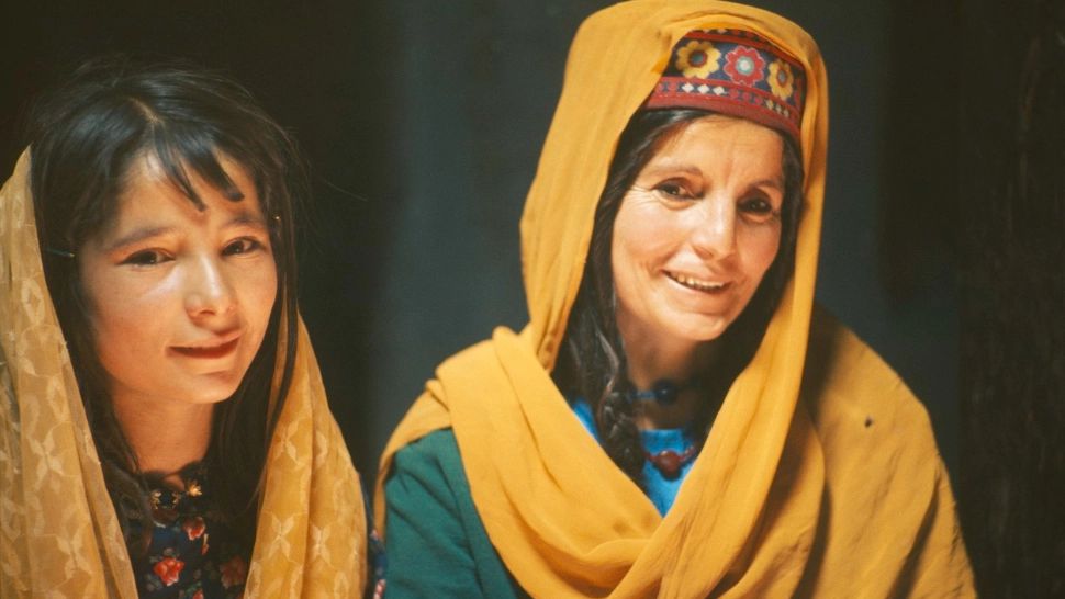 Locul unde oamenii trăiesc până la 120 de ani, nasc la 65 de ani şi nu dezvoltă tumori. Cum reușesc această performanță