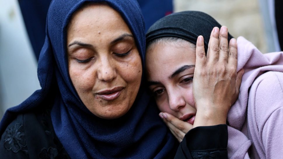 Cel puţin zece persoane, între care şi copii, ucise într-un atac cu drone la o şcoală din Gaza. Locația era folosită ca adăpost