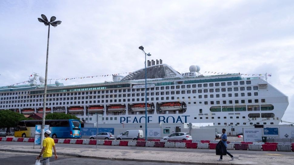 Focar uriaș de COVID și infecții gastrointestinale pe un vas de croazieră. Sute de oameni contaminați, stare de ALERTĂ