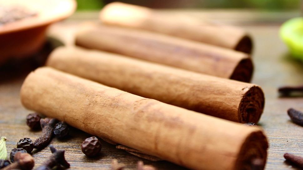 Obiceiul chinezesc care îți va umple portofelul. E suficient să te dai cu acest condiment pe frunte și abundența va intra în viața ta 