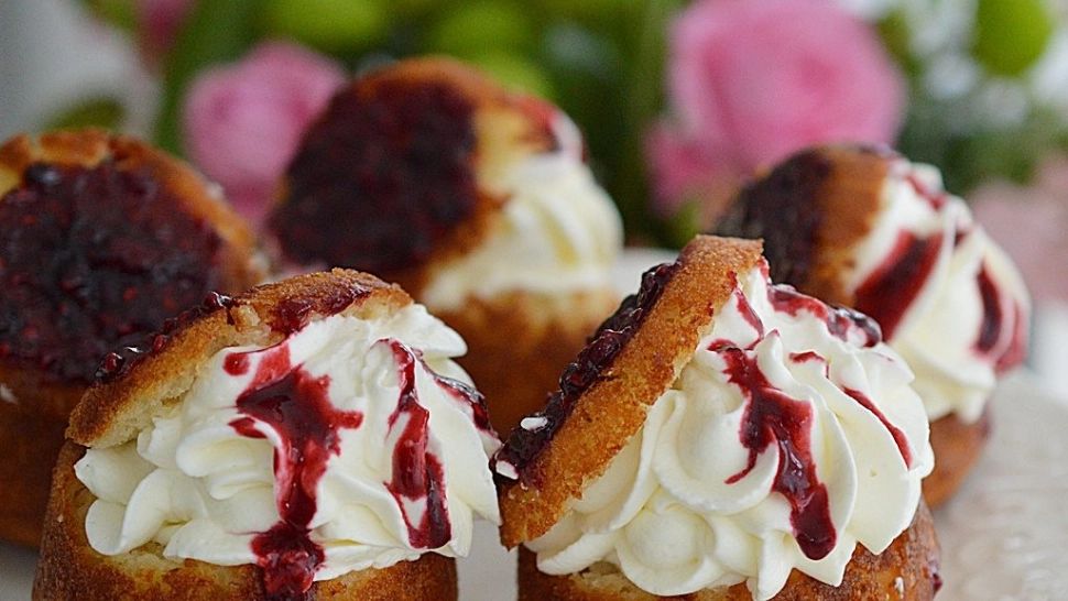 Savarine pufoase de post - Rețeta delicioasă a desertului preferat, în Postul Crăciunului