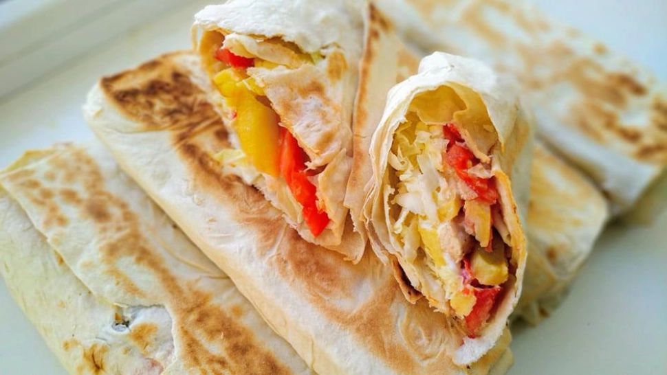 Cea mai gustoasă șaorma de casă cu pui: 2 rețete în 1 - Secretul ingredientelor folosite