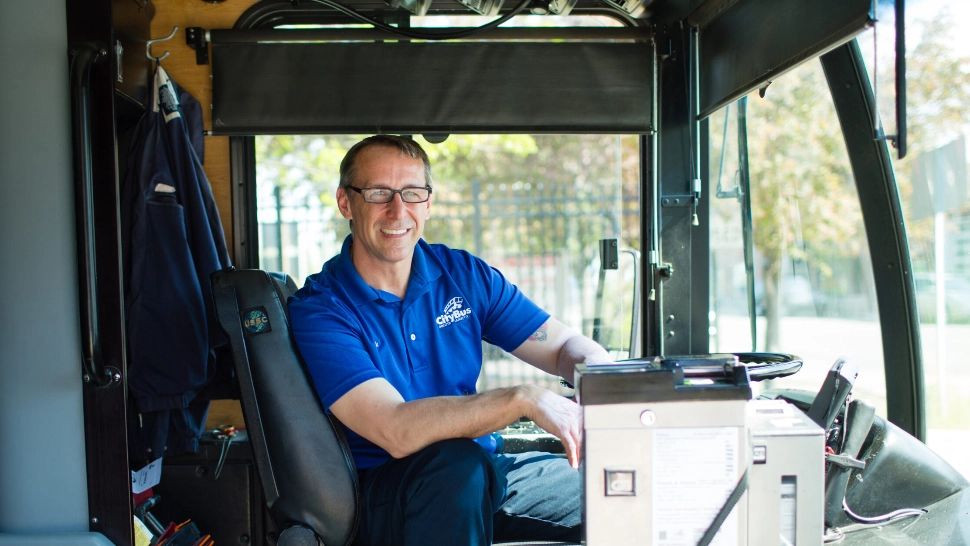 Țara unde șoferii de autobuz câștigă 4.400 euro pe lună. Compania angajatoare caută personal