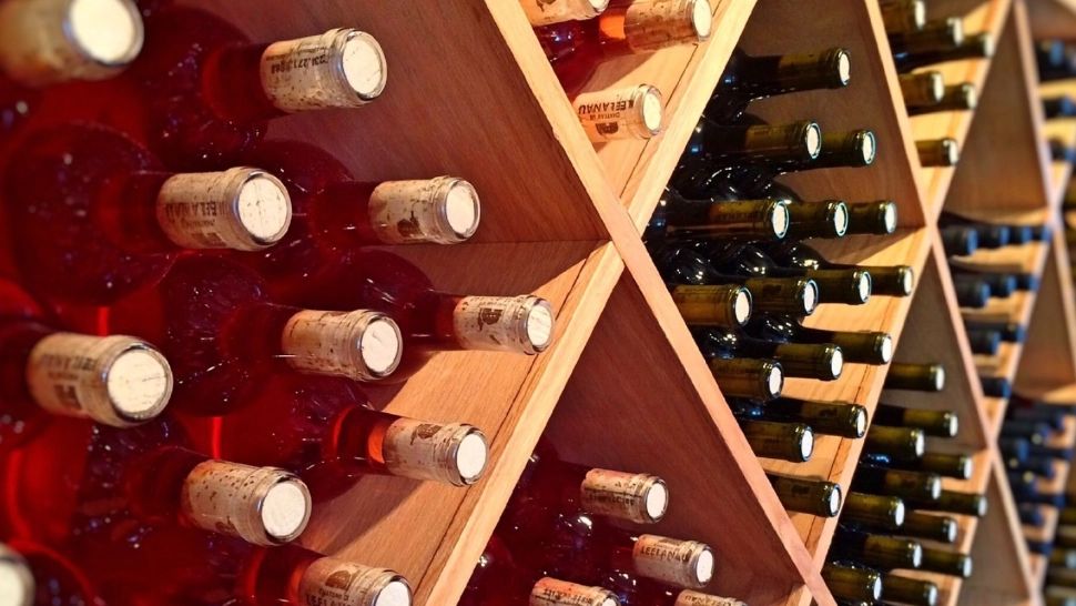 Achiziții controversate la Consiliul Județean Buzău: băuturi alcoolice cumpărate din bani publici 
