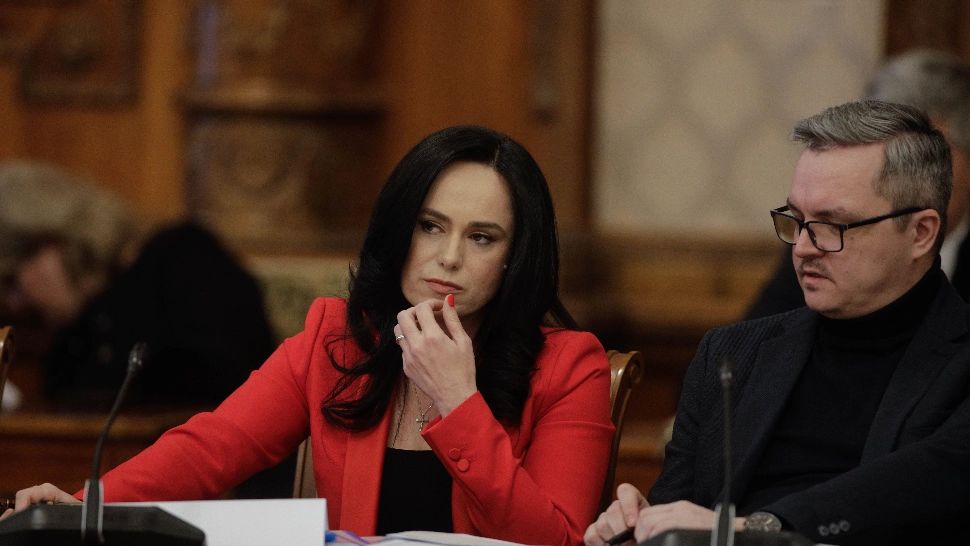Scandal în comisiile din Parlament, din cauza bugetului - Ministrul Muncii, acuzat că a schimbat cifrele pentru pensii