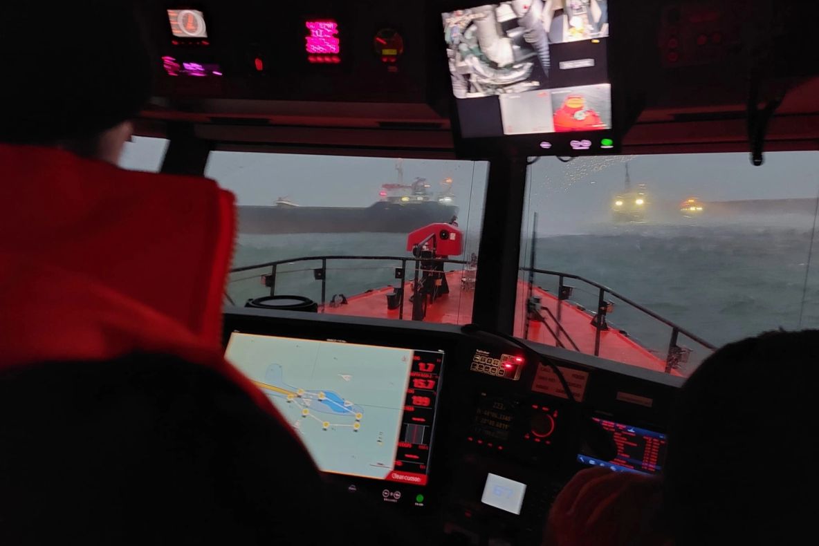 Nava eşuată în portul Constanța la finalul lunii noiembrie, remorcată către un şantier din Turcia - Anunțul ANR