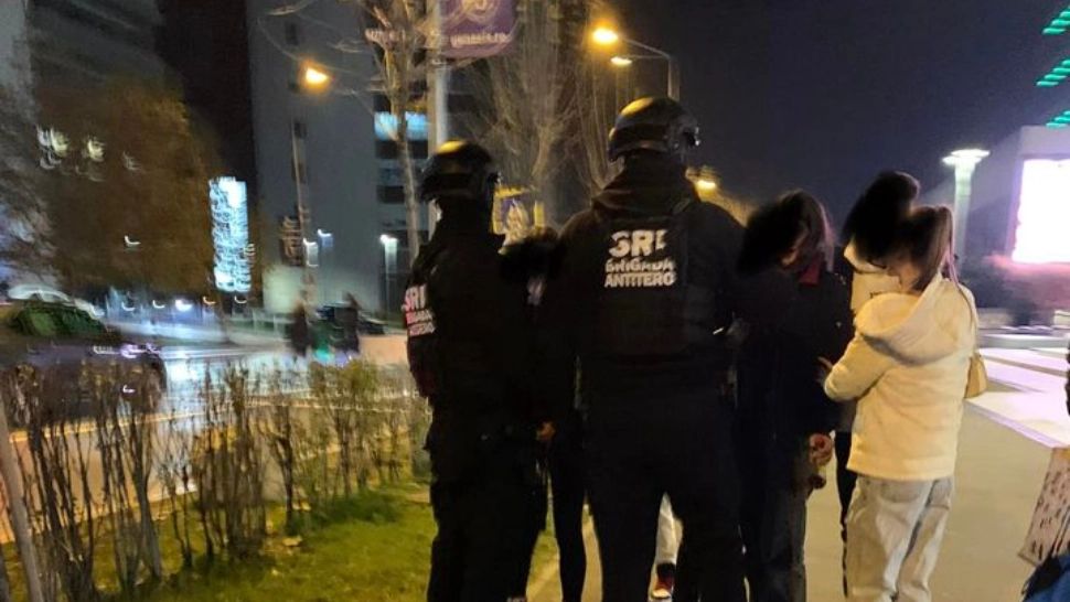 Un bărbat a amenințat cu un briceag, în mall Promenada! Echipele antitero ale SRI au intervenit prompt