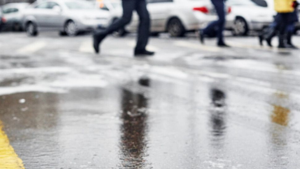 Alertă METEO de ceață densă și ghețuș în mai multe județe: Avertizare ANM pentru șoferi - Care sunt zonele vizate