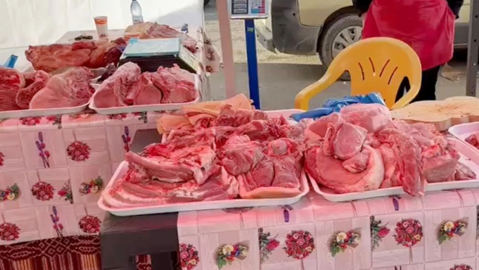 Bombă alimentară vândută la Târgul de Crăciun Constanța: Produse tradiționale FALSE ținute la 20 de grade - Scandal după dezastrul găsit de ANPC