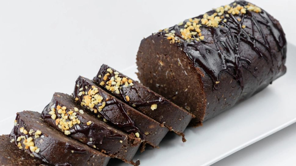 Prăjitură cu salam de biscuiți și glazură de cacao - Un desert delicios înainte și de Crăciun