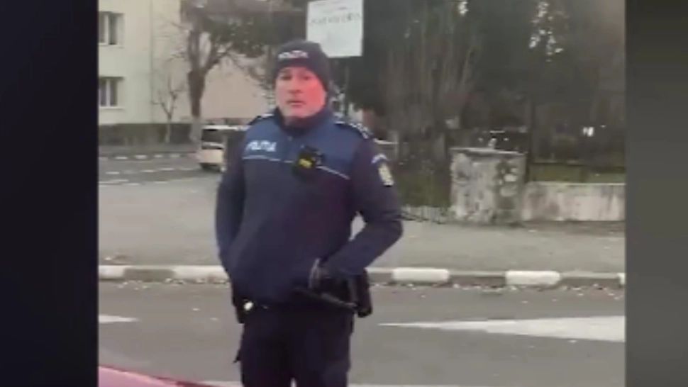 Soția avocatului Aurel Moldovan, oprită abuziv de poliție. Scandal pe trecerea de pietoni - Reacția IPJ Vâlcea