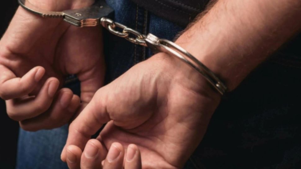 Bărbat, reținut după ce a provocat 3 incendii la o locuinţă, în decurs de o lună. O persoană și-a pierdut viața