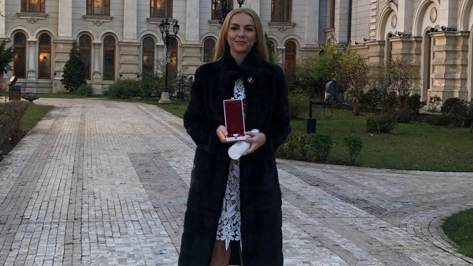 „Doctorița șpăgilor” de la Mavromati, decorată de Iohannis în pandemie - Cum lua plicurile cu MITA: Stenograme-șoc: 15.000 de euro, un post la Pediatrie